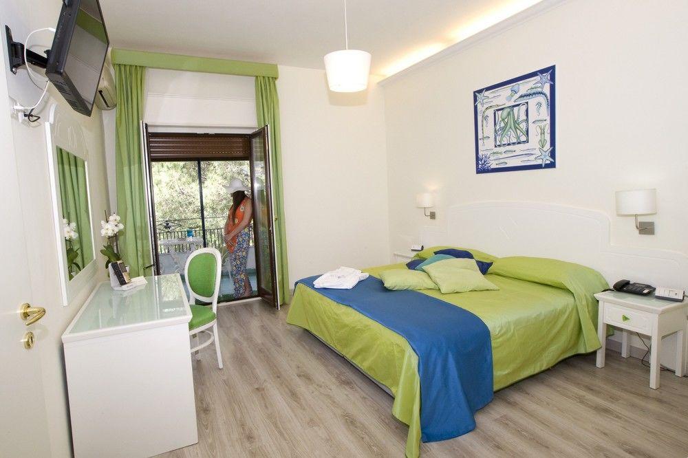 ויקו אקוונסה Hotel Oriente מראה חיצוני תמונה